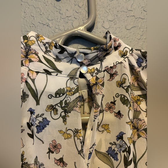 7th Avenue Design Studio New York & Company high neck floral tie blouse - medium - Picture 4 of 4